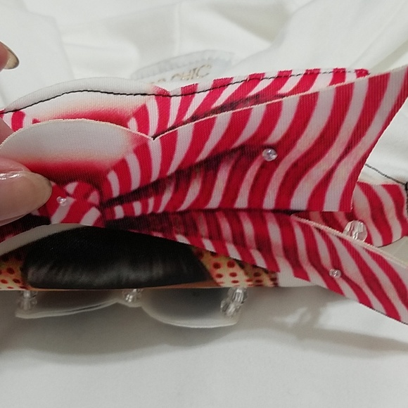 Chic Girl 3D embellishments unique •NWOT-Med. - Picture 7 of 9